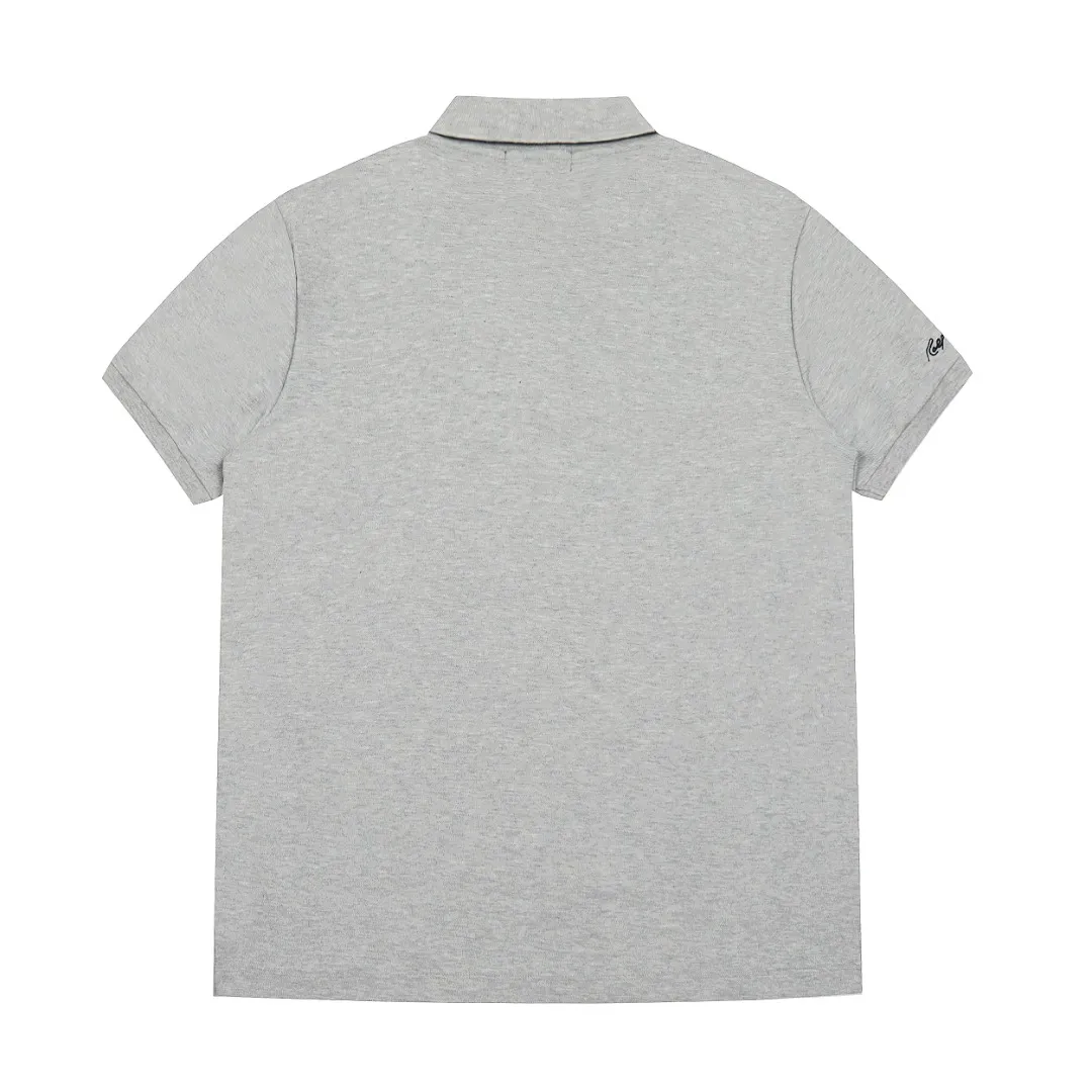 P154 💰 "Top quality" Style number: DS072# (not off the shelves all year round) [Ralph Lauren&NY co-branded new embroidered horse logo POLO lapel basic short sleeves] ✅Ralph Lauren&MLB Yankees co-branded versatile style lapel POLO short sleeves for men and women ✅Main supply platform live broadcast Wholesale entity Replenish when out of stock Not off the shelf ✅ZP quality 1:1 version Scan the code to enter the GF website Z cabinet quality ✅Detailed quality is the only one in Guangzhou. Imported pique fabrics. Focus on high-end. Cost-effective. Needless to say good quality. ✅Restore the original version. The maximum size can be worn up to 210 pounds. Loose, comfortable and stress-free. ✅Work wear and life wear. Suitable for various occasions. Must-have recommendation for couples. Size: S-XL. Color: Gray Navy.